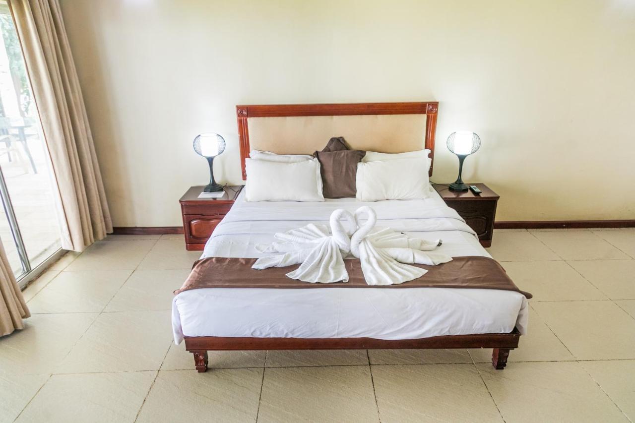 Lake Safari Lodge Сиавонга Экстерьер фото