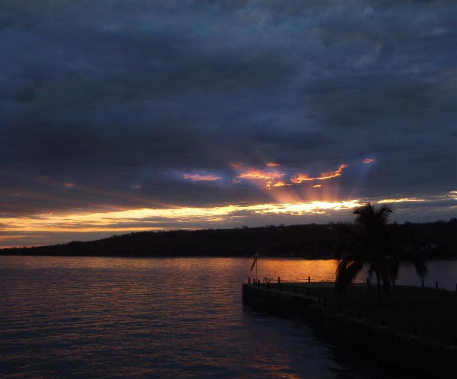 Lake Safari Lodge Сиавонга Экстерьер фото