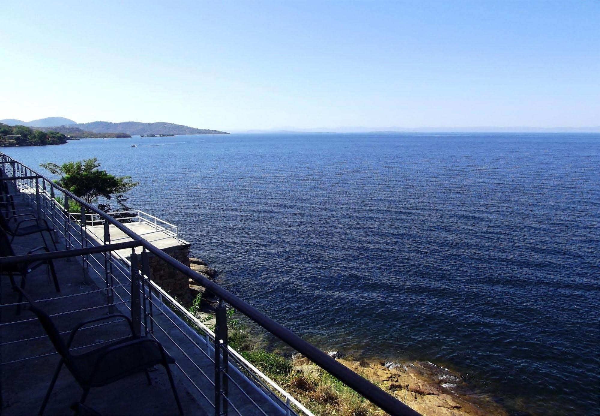 Lake Safari Lodge Сиавонга Экстерьер фото