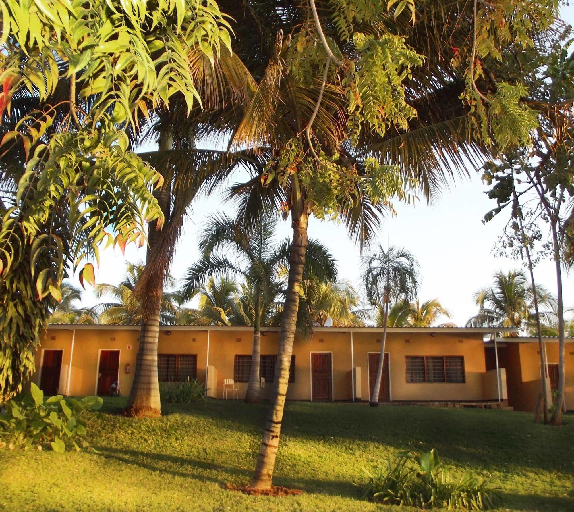 Lake Safari Lodge Сиавонга Экстерьер фото